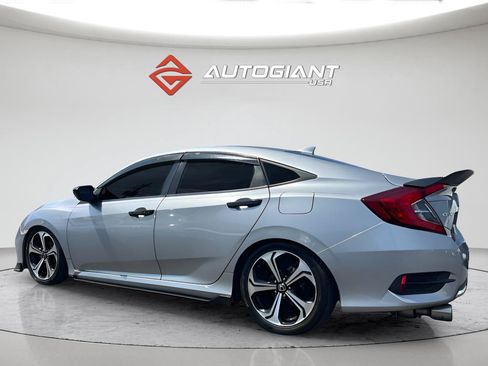 Used 2019 Honda Civic EX image 4