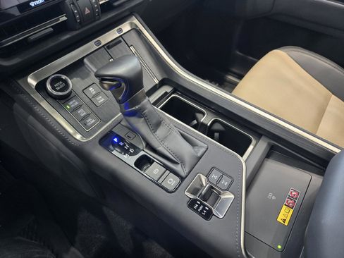 Certified 2025 Lexus GX 550 AWD/4WD image 19