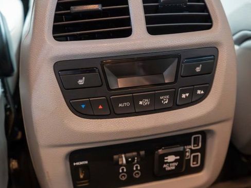 Used 2020 Honda Pilot Touring image 22