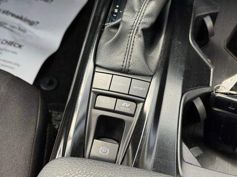 Used 2025 Toyota Camry LE image 34