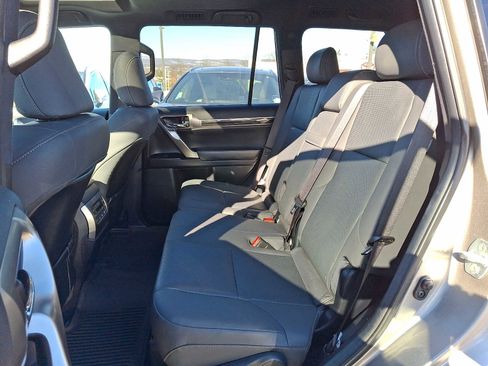Used 2023 Lexus GX 460 Premium image 9