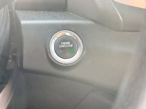 Used 2024 GMC Terrain SLE AWD/4WD image 31