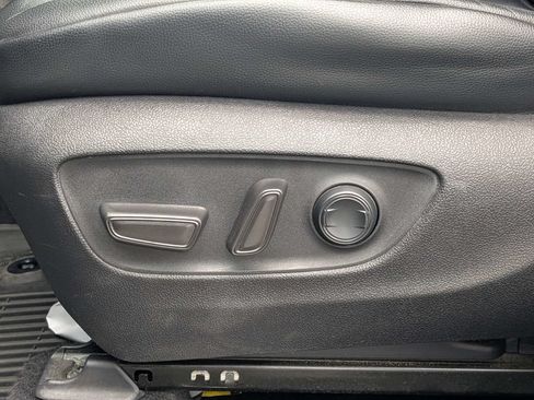 Used 2021 Toyota Highlander XLE FWD image 20