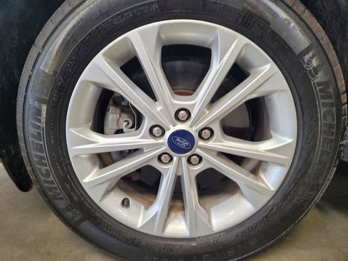 Used 2018 Ford Escape SE w/ SE Sync 3 Package AWD/4WD image 31