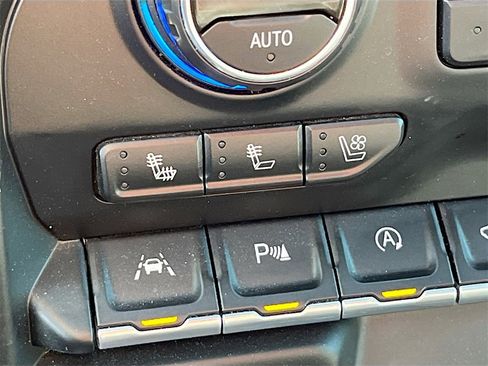 Used 2019 Chevrolet Silverado 1500 High Country w/ High Country Premium Package image 21