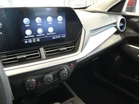 Used 2025 Chevrolet Trax LS w/ LS Convenience Package image 15