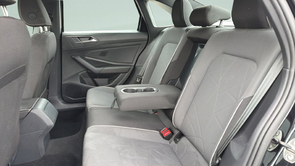 Certified 2025 Volkswagen Jetta Sport FWD image 29