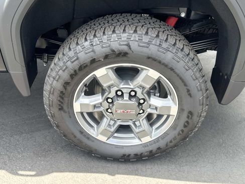 New 2025 GMC Sierra 2500 SLE w/ SLE Value Package; image 30