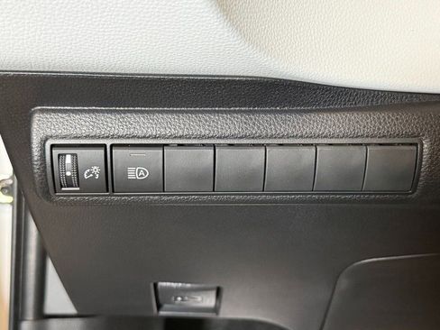 Used 2022 Toyota Corolla SE image 17