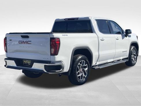 Used 2023 GMC Sierra 1500 SLE w/ Preferred Package image 3