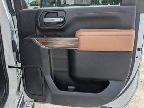 Used 2021 Chevrolet Silverado 2500 High Country w/ Technology Package image 19