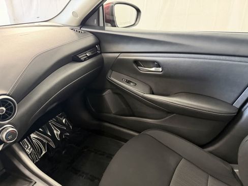 Used 2024 Nissan Sentra SV FWD image 25