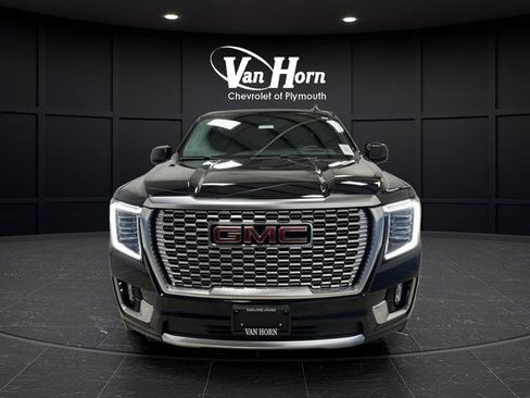 Used 2023 GMC Yukon Denali w/ Denali Reserve Package image 13