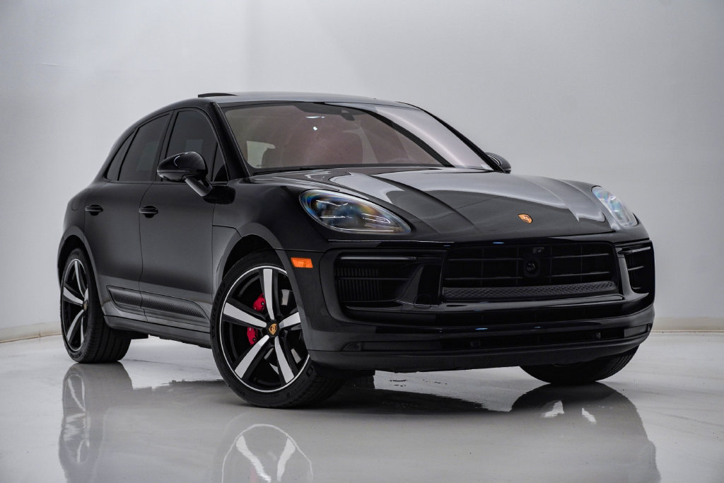 Certified 2022 Porsche Macan S AWD/4WD image 8