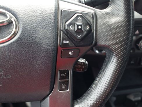 Used 2019 Toyota Tacoma TRD Sport w/ Technology Package AWD/4WD image 10