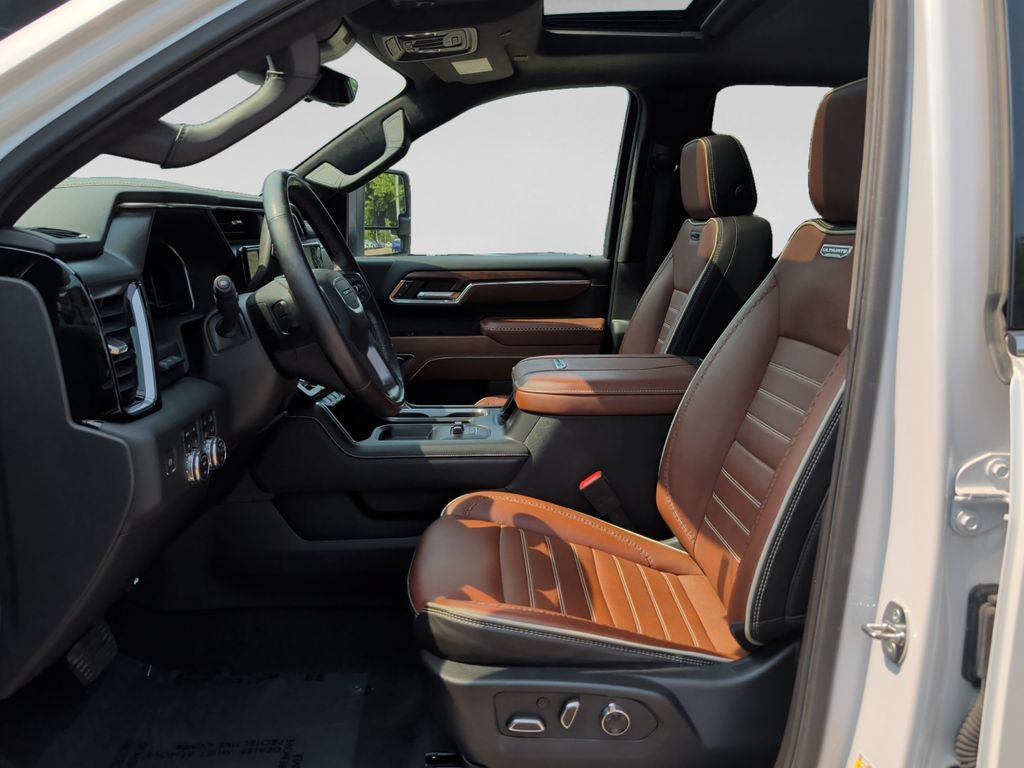 Used 2024 GMC Sierra 3500 Denali Ultimate AWD/4WD image 16