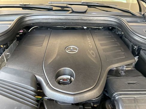 Used 2025 Mercedes-Benz GLS 450 4MATIC w/ AMG Line Exterior image 11
