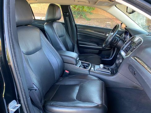 Used 2019 Chrysler 300 Limited AWD/4WD image 56