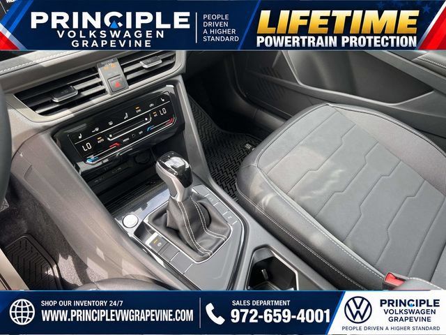 New 2027 Volkswagen Taos SE FWD image 21