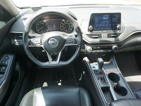 Used 2019 Nissan Altima 2.5 SR FWD image 5