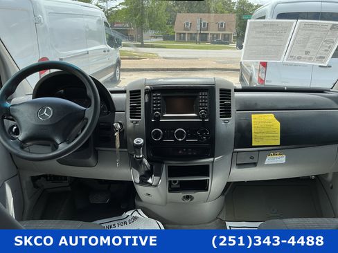 Used 2018 Mercedes-Benz Sprinter 2500 image 15