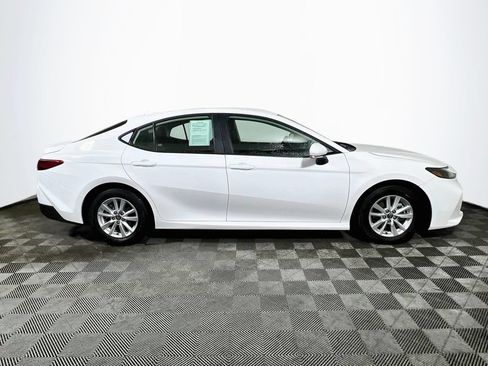 Used 2025 Toyota Camry LE FWD image 8