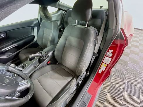 Used 2017 Ford Mustang Coupe RWD image 21