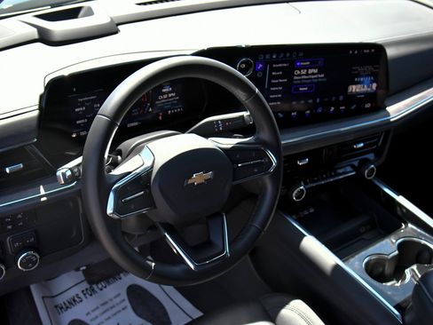 Used 2025 Chevrolet Tahoe LT AWD/4WD image 14