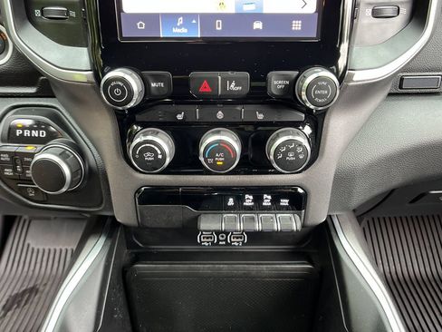Used 2025 RAM 1500 Big Horn AWD/4WD image 17
