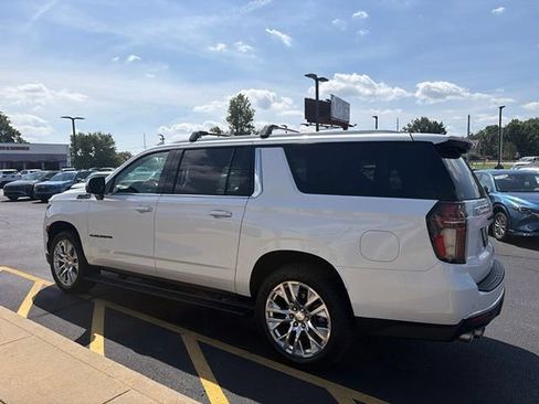 Used 2021 Chevrolet Suburban High Country w/ Premium Package AWD/4WD image 18
