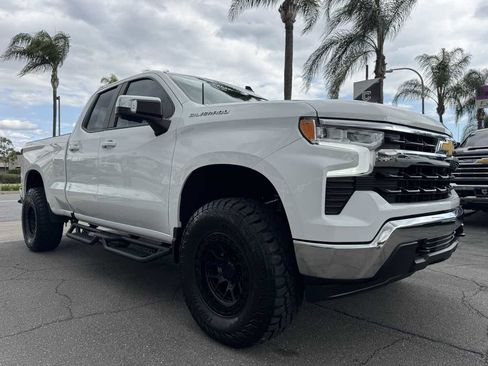 Used 2023 Chevrolet Silverado 1500 LT w/ Safety Package AWD/4WD image 8