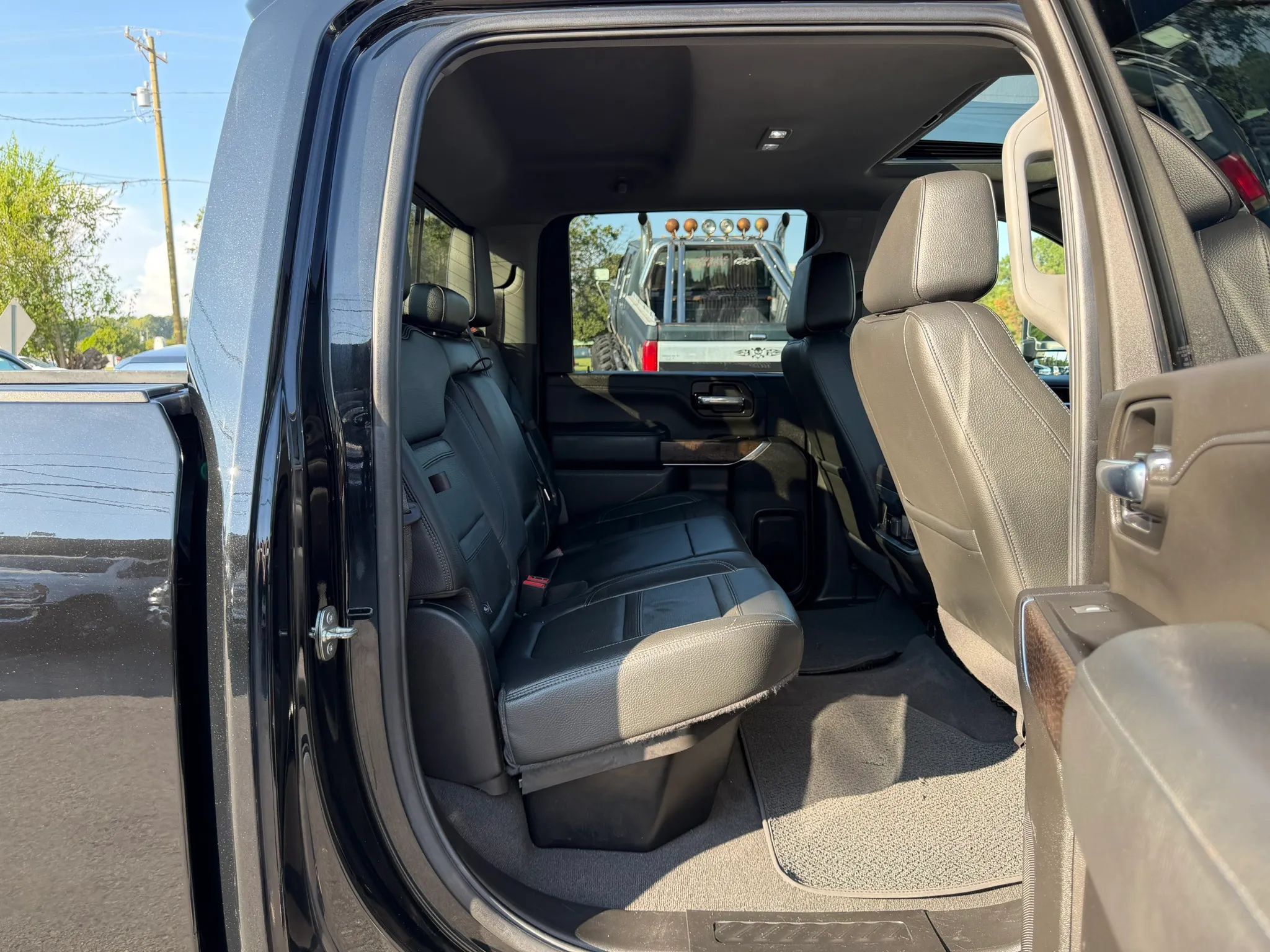 Used 2022 GMC Sierra 3500 Denali AWD/4WD image 25