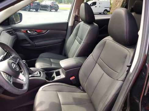 Used 2017 Nissan Rogue SL w/ SL Premium Package image 15