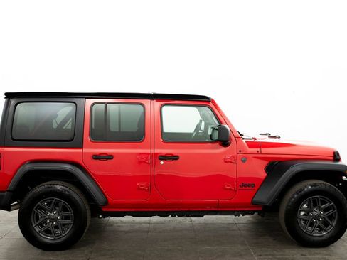Used 2024 Jeep Wrangler Unlimited Sport AWD/4WD image 18