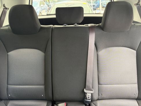 Used 2025 Kia Soul LX w/ LX Technology Package FWD image 36