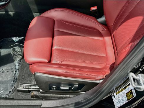 Certified 2024 BMW 330i Sedan w/ Convenience Package RWD image 19