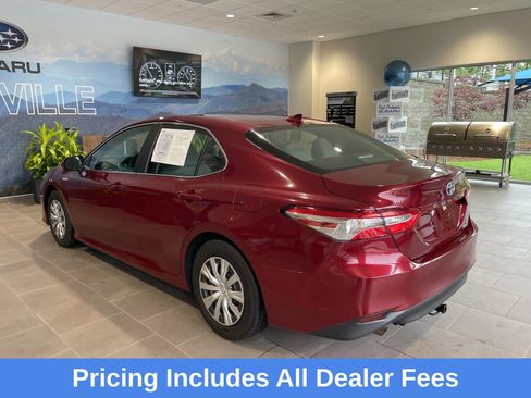Used 2019 Toyota Camry LE FWD image 5