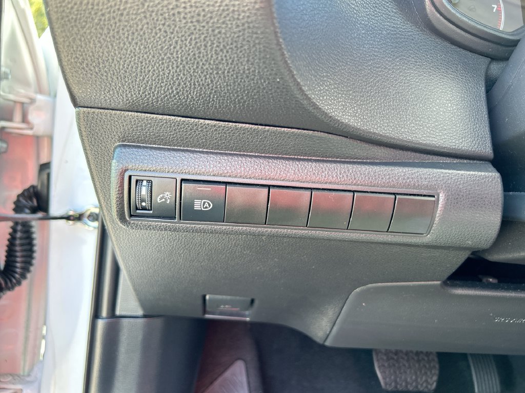 Used 2025 Toyota Corolla LE FWD image 13