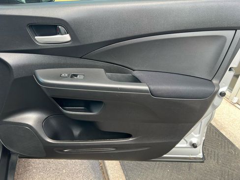 Used 2016 Honda CR-V SE image 18