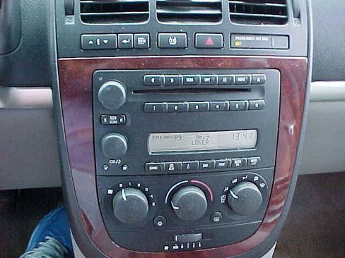 Used 2006 Chevrolet Uplander LS w/ Climate Package FWD image 24