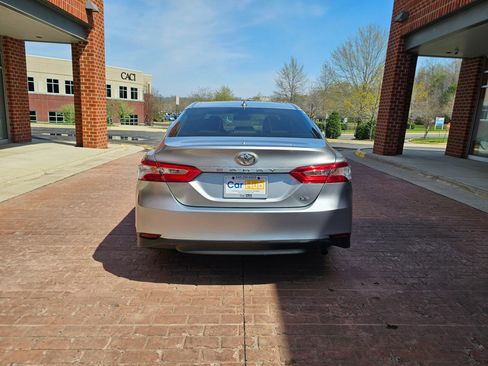 Used 2019 Toyota Camry LE w/ Convenience Package image 5
