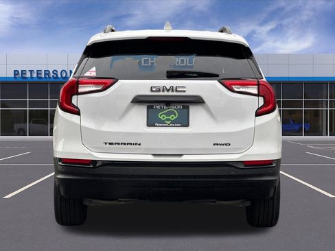 Certified 2024 GMC Terrain SLE w/ Driver Convenience Package image 5