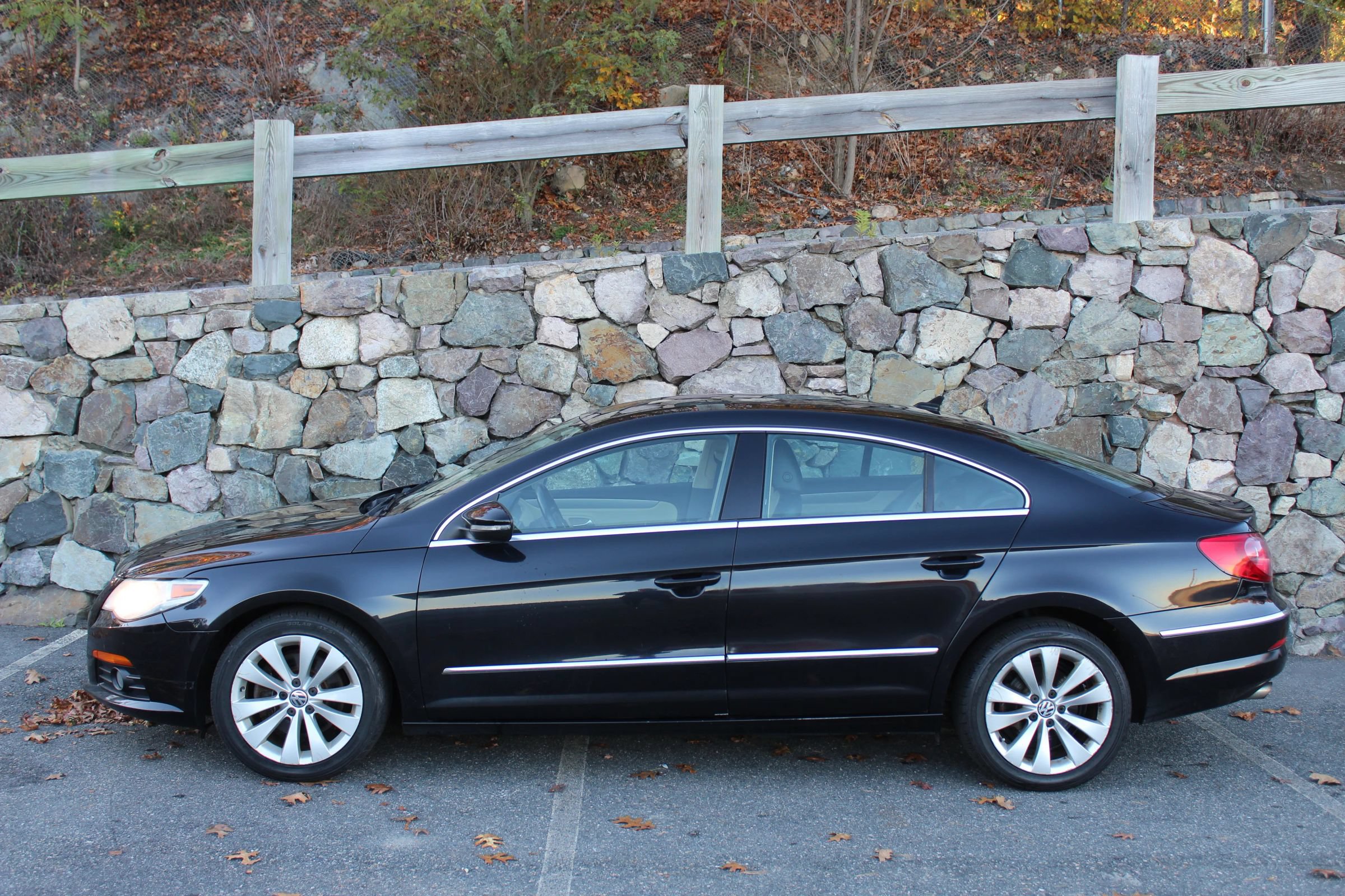 Used 2010 Volkswagen CC Sport FWD image 5
