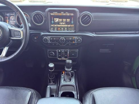 Used 2019 Jeep Wrangler Unlimited Sahara AWD/4WD image 23