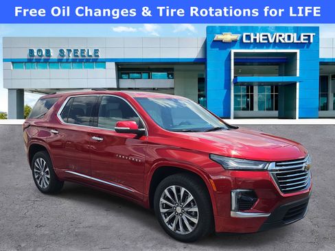 Used 2023 Chevrolet Traverse Premier FWD image 1