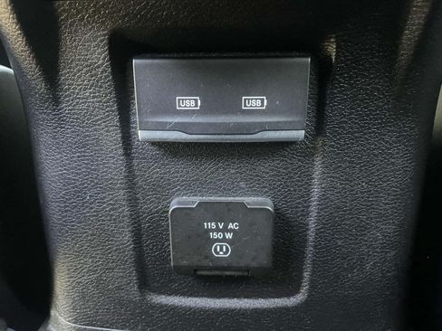 Used 2024 Jeep Wrangler Unlimited Sahara AWD/4WD image 11