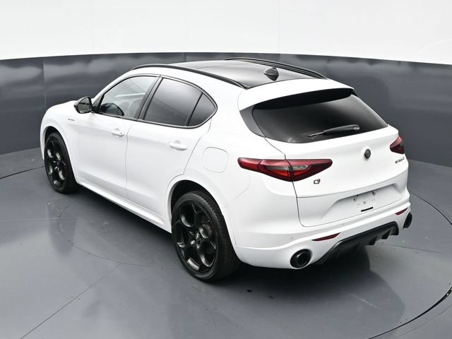 Used 2022 Alfa Romeo Stelvio Veloce AWD/4WD image 44