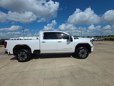 Used 2024 GMC Sierra 2500 Denali Ultimate w/ Max Trailering Package AWD/4WD image 5