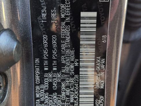 Used 2019 Toyota 4Runner Limited AWD/4WD image 29