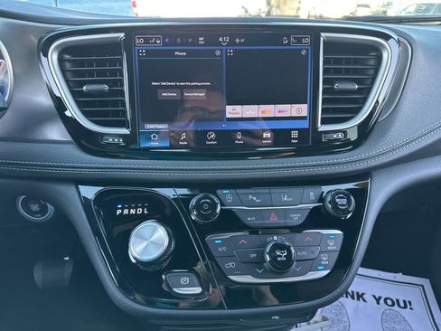 New 2026 Chrysler Pacifica Select image 47